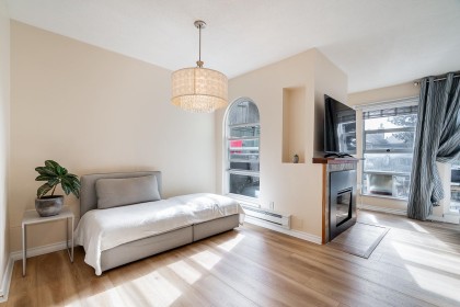 Photo 5 at 42 - 900 W 17th Street, Mosquito Creek, North Vancouver