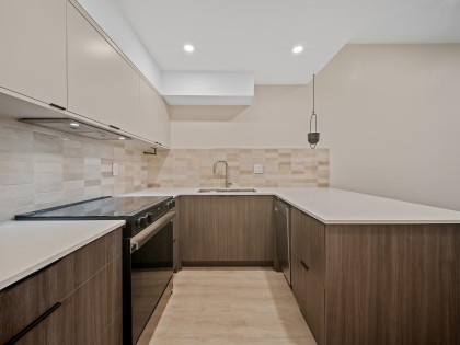 Photo 9 at 402 - 2211 W 2nd Avenue, Kitsilano, Vancouver West