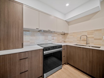 Photo 8 at 402 - 2211 W 2nd Avenue, Kitsilano, Vancouver West