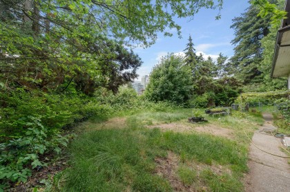 Photo 11 at 7957 Columbia Street, Marpole, Vancouver West