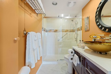Photo 13 at 212 - 1425 Esquimalt Avenue, Ambleside, West Vancouver