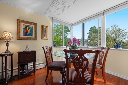 Photo 9 at 212 - 1425 Esquimalt Avenue, Ambleside, West Vancouver