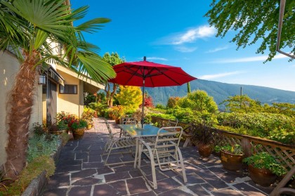 Photo 6 at 560 Craigmohr Drive, Glenmore, West Vancouver