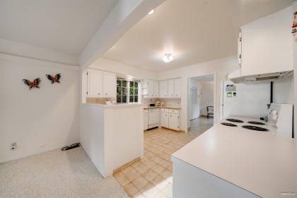Photo 11 at 5384 Kew Cliff Road, Caulfeild, West Vancouver