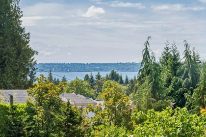 Photo 3 at 1768 Ottawa Place, Ambleside, West Vancouver