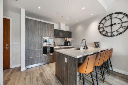 Photo 5 at 806 - 1633 Ontario Street, False Creek, Vancouver West