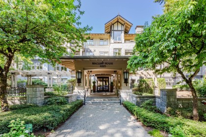 Photo 1 at 209 - 4885 Valley Drive, Quilchena, Vancouver West