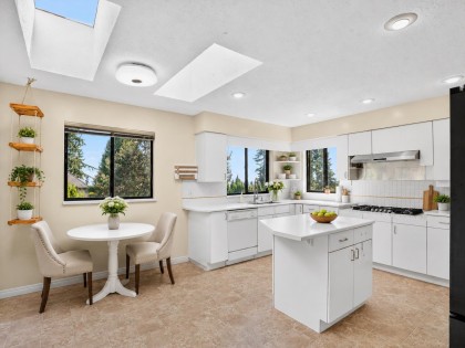 Photo 5 at 2940 Dresden Way, Blueridge NV, North Vancouver