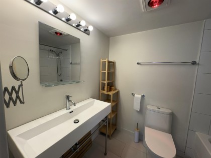 Photo 12 at 502 - 1737 Duchess Avenue, Ambleside, West Vancouver