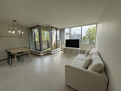 Photo 1 at 502 - 1737 Duchess Avenue, Ambleside, West Vancouver