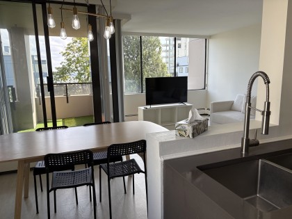 Photo 4 at 502 - 1737 Duchess Avenue, Ambleside, West Vancouver
