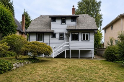 Photo 2 at 3885 W 35th Avenue, Dunbar, Vancouver West
