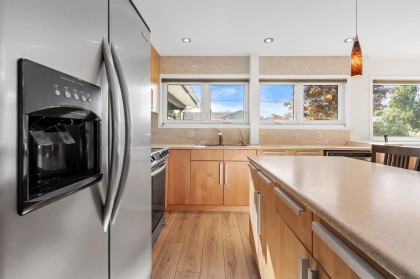 Photo 7 at 1216 Pinewood Crescent, Norgate, North Vancouver
