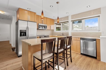 Photo 5 at 1216 Pinewood Crescent, Norgate, North Vancouver