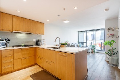 Photo 7 at 409 - 1680 W 4th Avenue, False Creek, Vancouver West