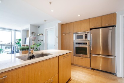 Photo 9 at 409 - 1680 W 4th Avenue, False Creek, Vancouver West