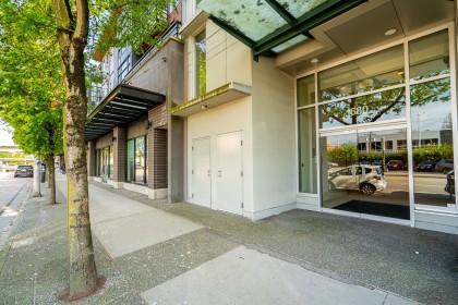 Photo 4 at 409 - 1680 W 4th Avenue, False Creek, Vancouver West