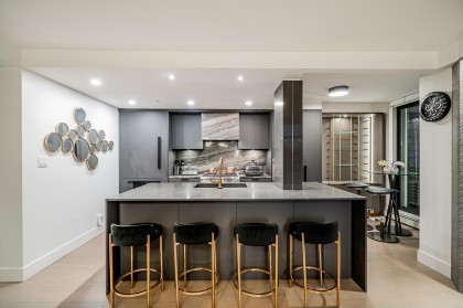 Photo 2 at 2207 - 198 Aquarius Mews, Yaletown, Vancouver West