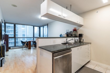 Photo 6 at 411 - 1367 Alberni Street, West End VW, Vancouver West