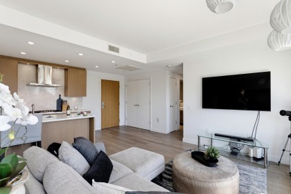 Photo 6 at 409 - 3220 Connaught Crescent, Edgemont, North Vancouver