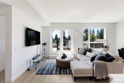 Photo 3 at 409 - 3220 Connaught Crescent, Edgemont, North Vancouver