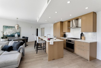 Photo 5 at 409 - 3220 Connaught Crescent, Edgemont, North Vancouver