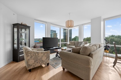 Photo 7 at 807 - 1500 Fern Street, Lynnmour, North Vancouver