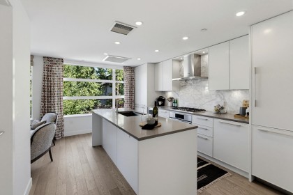 Photo 13 at 204 - 1055 Ridgewood Drive, Edgemont, North Vancouver