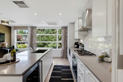 Photo 11 at 204 - 1055 Ridgewood Drive, Edgemont, North Vancouver