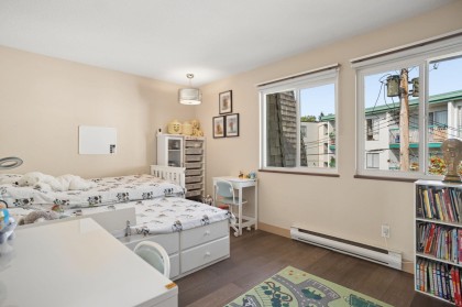 Photo 13 at 4 - 220 W 16th Street, Central Lonsdale, North Vancouver
