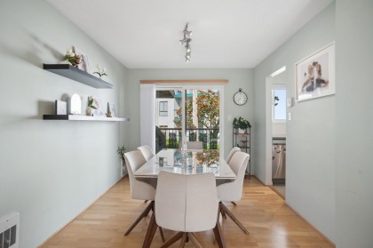 Photo 7 at 4 - 220 W 16th Street, Central Lonsdale, North Vancouver