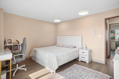 Photo 9 at 4 - 220 W 16th Street, Central Lonsdale, North Vancouver