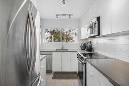 Photo 19 at 4 - 220 W 16th Street, Central Lonsdale, North Vancouver