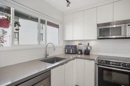 Photo 21 at 4 - 220 W 16th Street, Central Lonsdale, North Vancouver