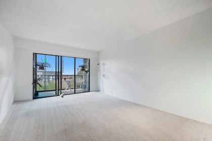 Photo 7 at 307 - 2710 Lonsdale Avenue, Upper Lonsdale, North Vancouver