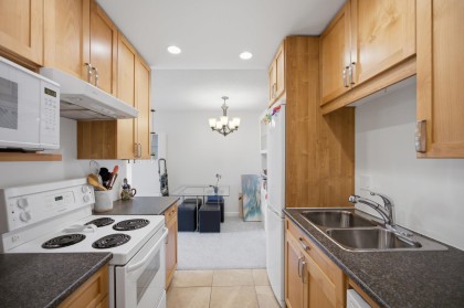 Photo 3 at 307 - 2710 Lonsdale Avenue, Upper Lonsdale, North Vancouver