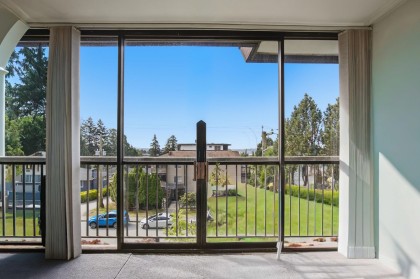 Photo 10 at 307 - 2710 Lonsdale Avenue, Upper Lonsdale, North Vancouver