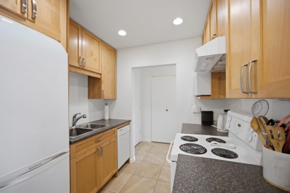Photo 4 at 307 - 2710 Lonsdale Avenue, Upper Lonsdale, North Vancouver