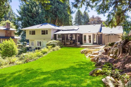 Photo 3 at 3965 Viewridge Place, Bayridge, West Vancouver