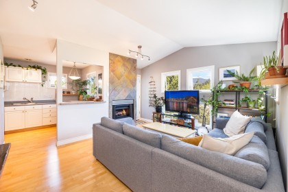 Photo 6 at 303 - 1528 Bowser Avenue, Norgate, North Vancouver
