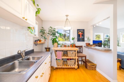 Photo 7 at 303 - 1528 Bowser Avenue, Norgate, North Vancouver