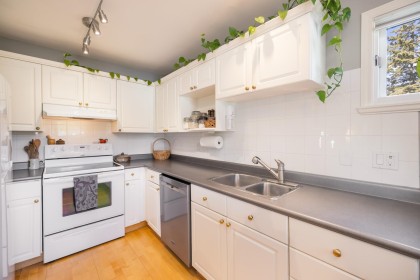 Photo 9 at 303 - 1528 Bowser Avenue, Norgate, North Vancouver