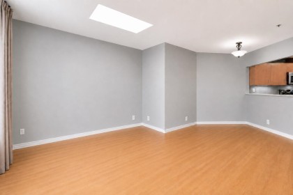 Photo 6 at 103 - 108 W Esplanade, Lower Lonsdale, North Vancouver