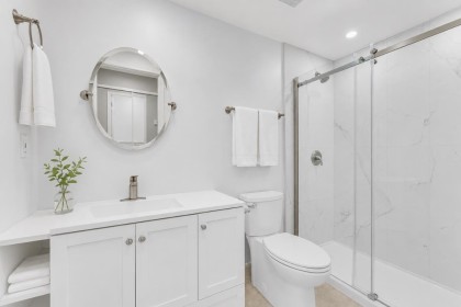 Photo 17 at 103 - 108 W Esplanade, Lower Lonsdale, North Vancouver