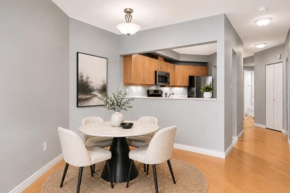 Photo 9 at 103 - 108 W Esplanade, Lower Lonsdale, North Vancouver