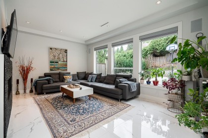Photo 12 at 4365 Mountain Highway, Lynn Valley, North Vancouver