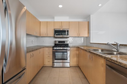 Photo 14 at 801 - 120 W 16th Street, Central Lonsdale, North Vancouver