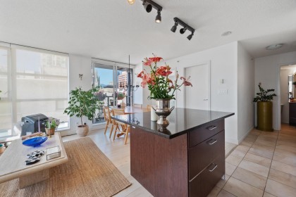 Photo 11 at 808 - 1199 Seymour Street, Downtown VW, Vancouver West
