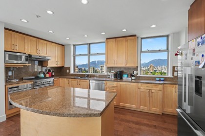 Photo 11 at 1201 - 2965 Fir Street, Fairview VW, Vancouver West