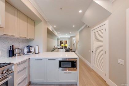 Photo 10 at 7519 Yukon Street, Marpole, Vancouver West